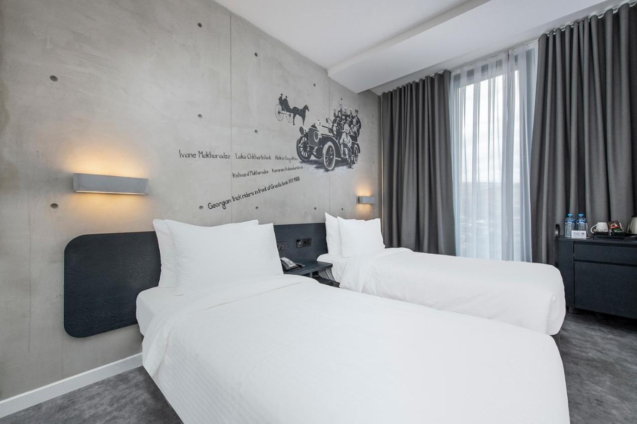 Hotel Golden Tulip Design Tbilissi Extérieur photo